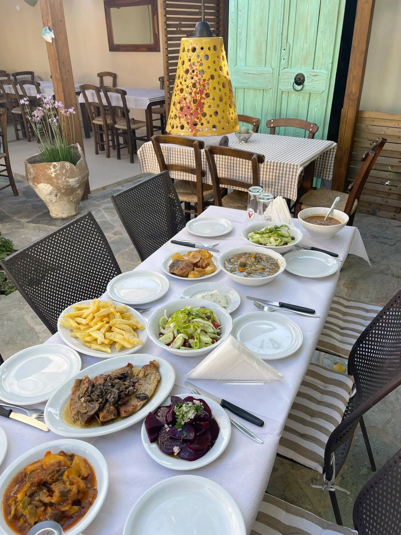 Kares: Traditional flavours beneath the walnut trees in Krasi