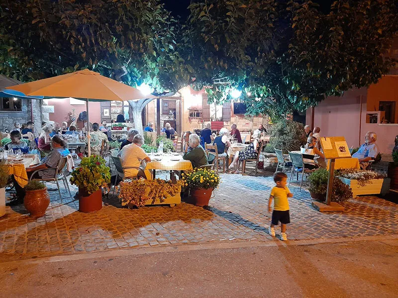 Taverna Kolymbos: Home-style hospitality in Kalamitsi Alexandrou