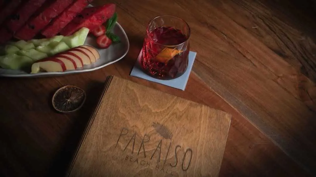 Paraiso Beach Hall: Cocktails and Haute Cuisine at Psari Forada