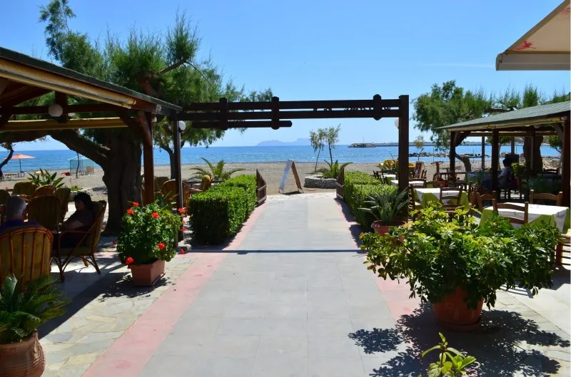 Romantika: Mediterranean Flavours with a View of the Libyan Sea in Agia Galini!
