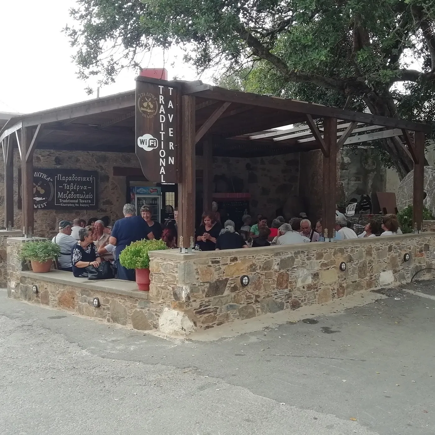 Taverna “Sta Dytika”: A Taste of Tradition in Kampós Kissamou