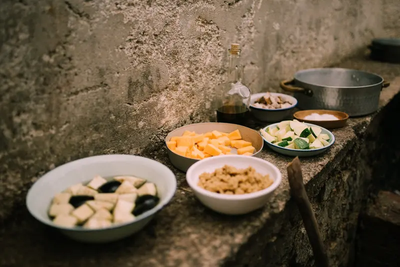 Apaki with Xinohondros and Vegetables