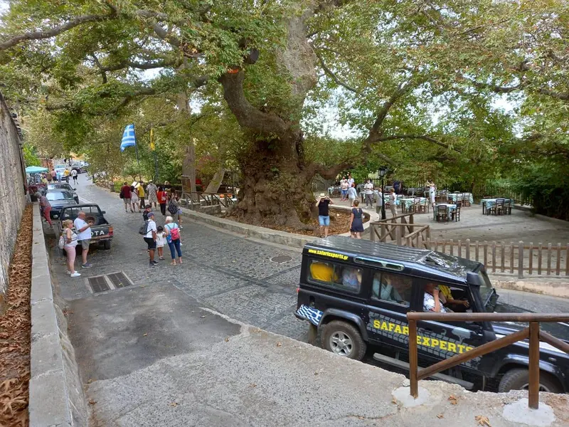 Safari Experts: Explore the Cave of Zeus