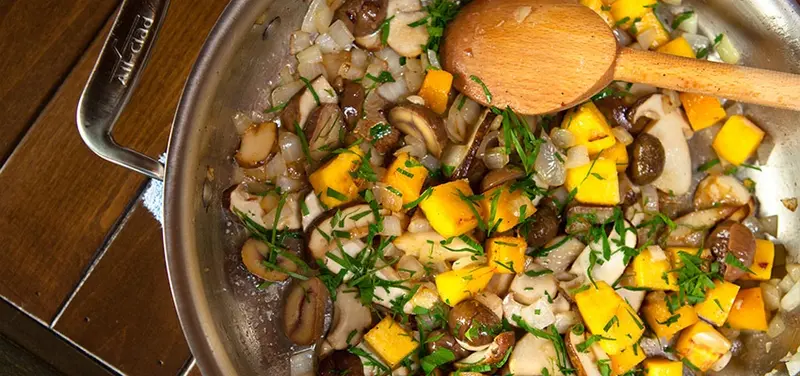 Sweet pumpkin with chestnuts and olives