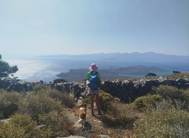 Hiking along the Katseli ridge in Ano Merambello