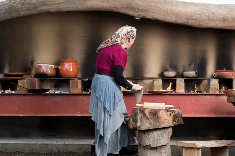 Amnisiades Park: A Culinary Exploration of Minoan Cuisine – An Unforgettable Experience in Karteros!