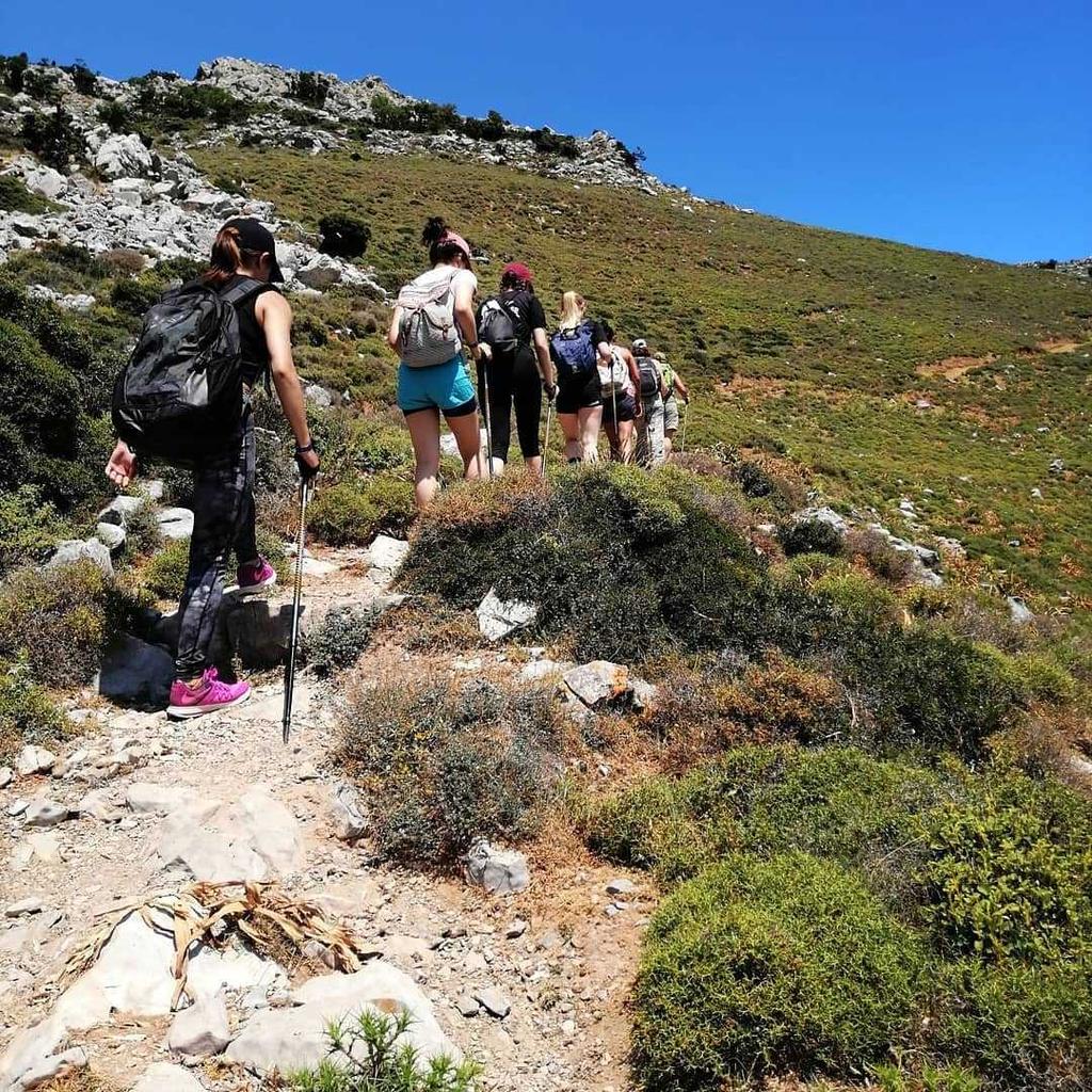 The HUB: Hiking Adventure to Archanes-Yiouchtas-Knossos