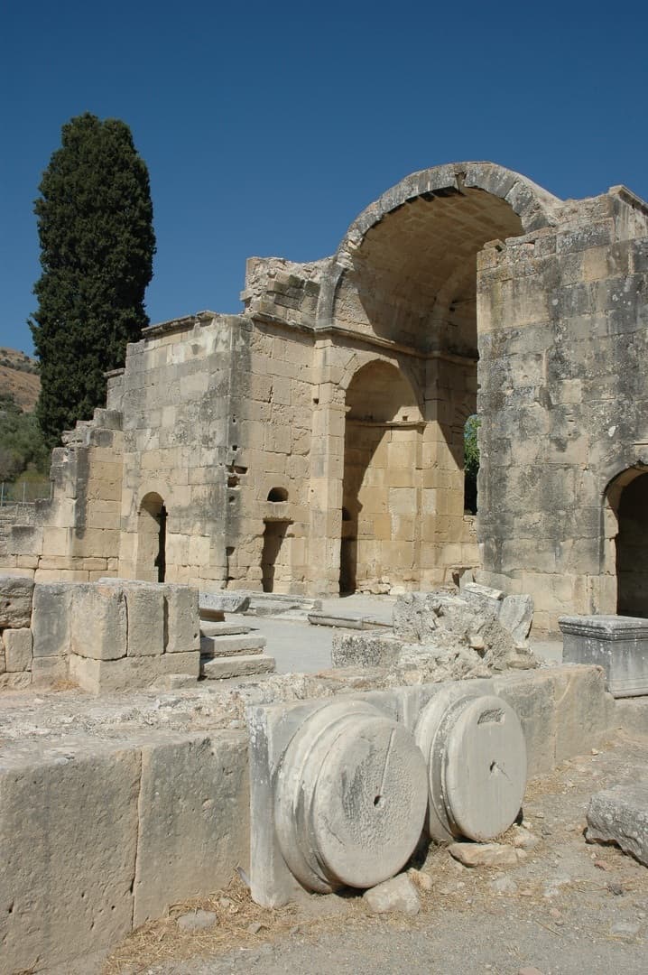 Heraklion: 8 Must-Visit Archaeological Stops Beyond Knossos!