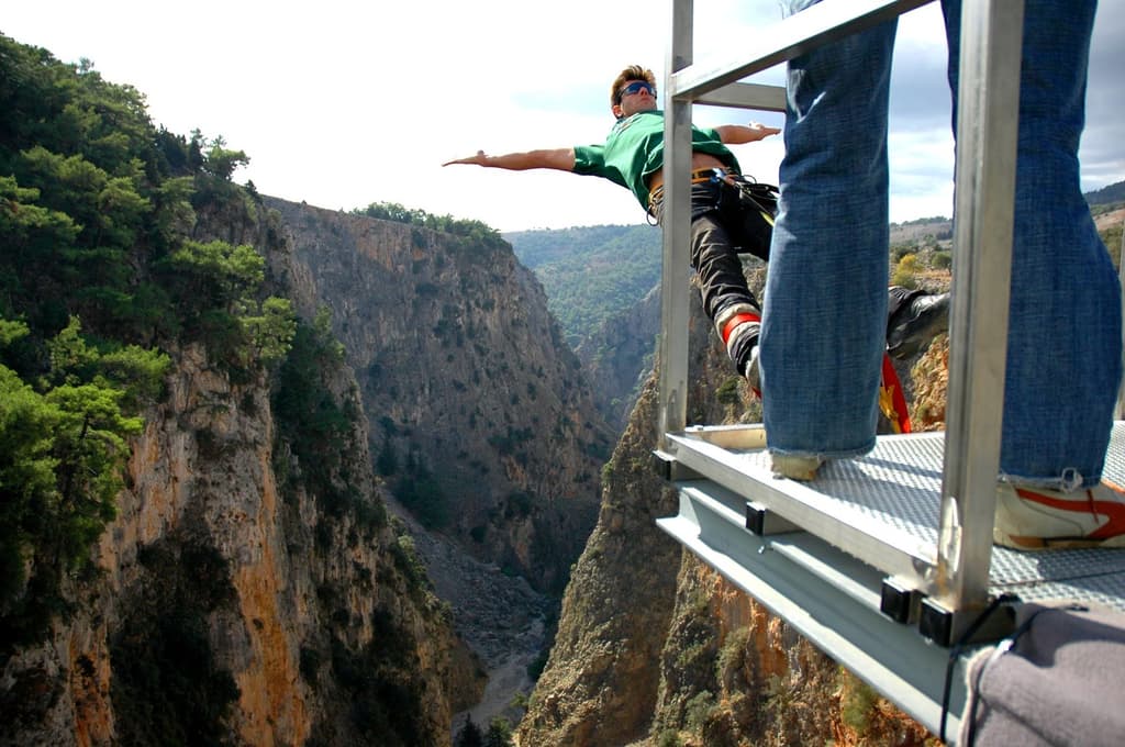 Bungee jumping στην Αράδαινα