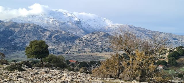 Πεζοπορία στους Ανεφαλάκους στο Καθαρό – Μια Πανέμορφη Κυκλική Διαδρομή