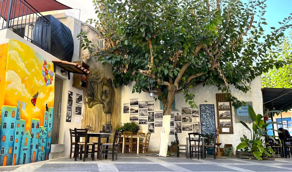 An Oasis of Greenery: A Culinary and Cultural Haven in Lakkos!