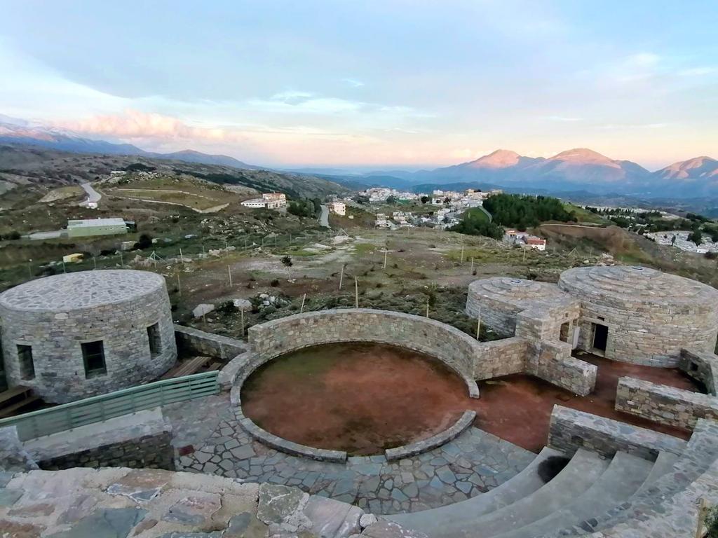 Η ζωή σε ένα μιτάτο: τα Ανώγεια σας συστήνουν την αυθεντική Κρήτη!