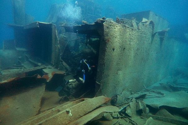 Scuba diving στο ναυάγιο του BYRON από το Aquadive