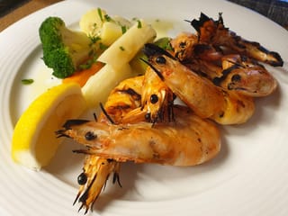 Hiona Seafood Restaurant: Θαλασσινά πάνω στο κύμα!