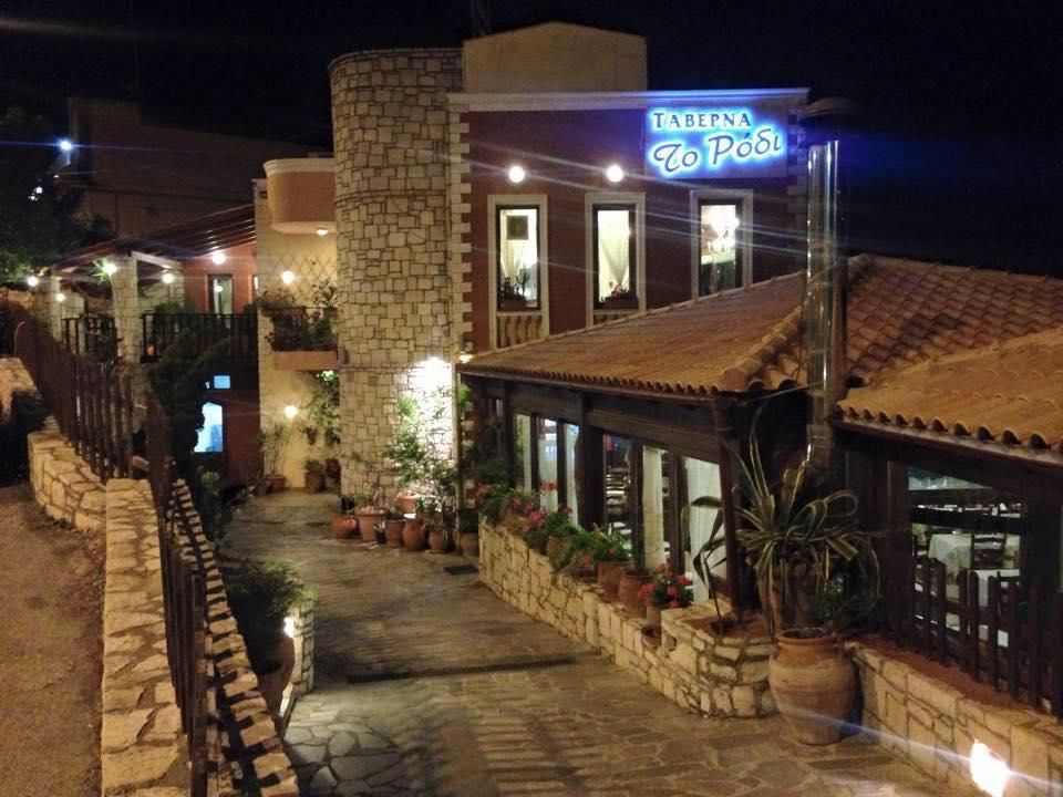 Rodi: Dining with a view of Heraklion