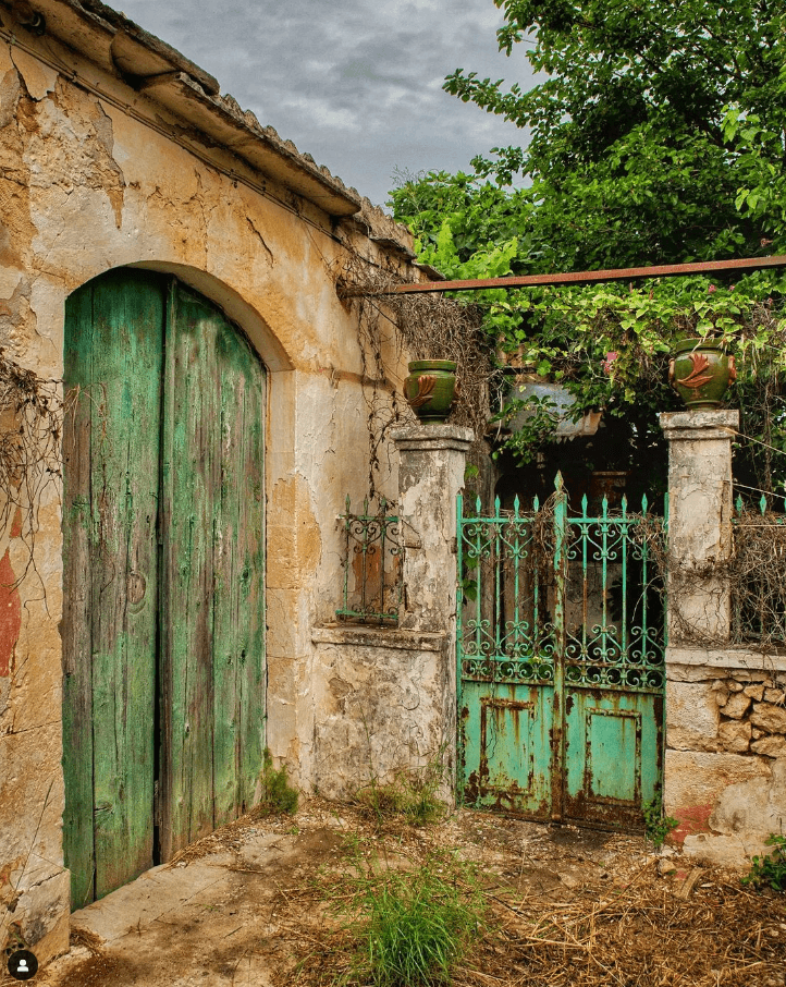 Vamos: The Historic Village Nestled at the Base of the White Mountains