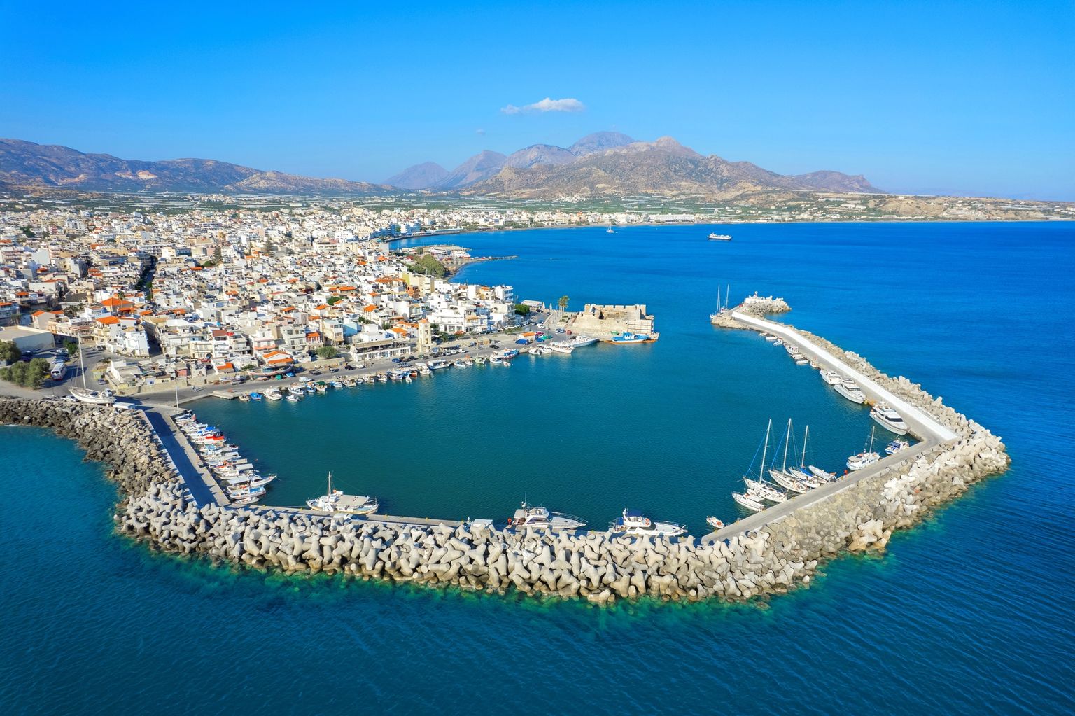 An Enjoyable Weekend in Ierapetra: Beaches, Nightlife, and Cultural Delights