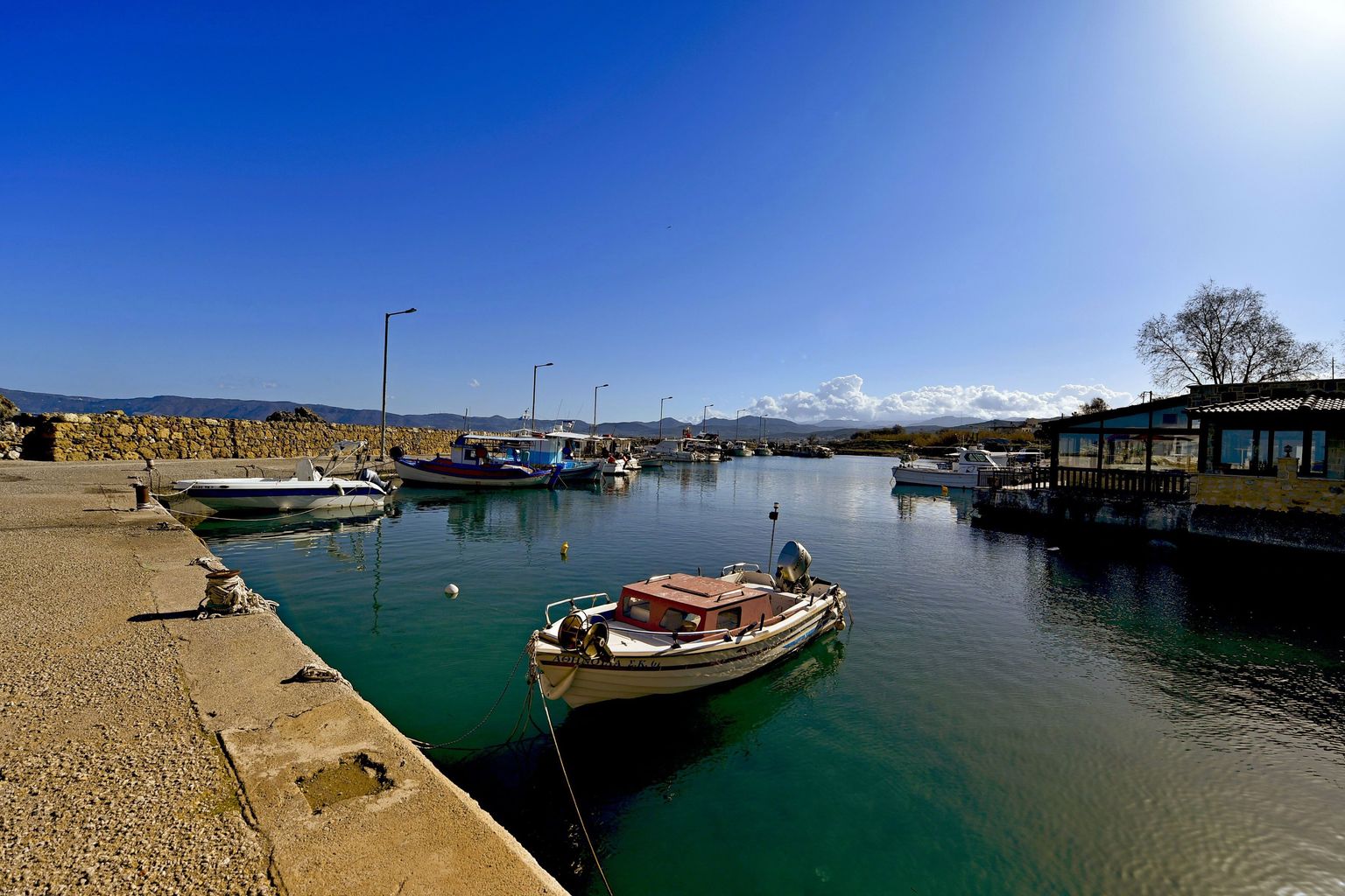 Kissamos Port: Ideal for Sea Excursions!