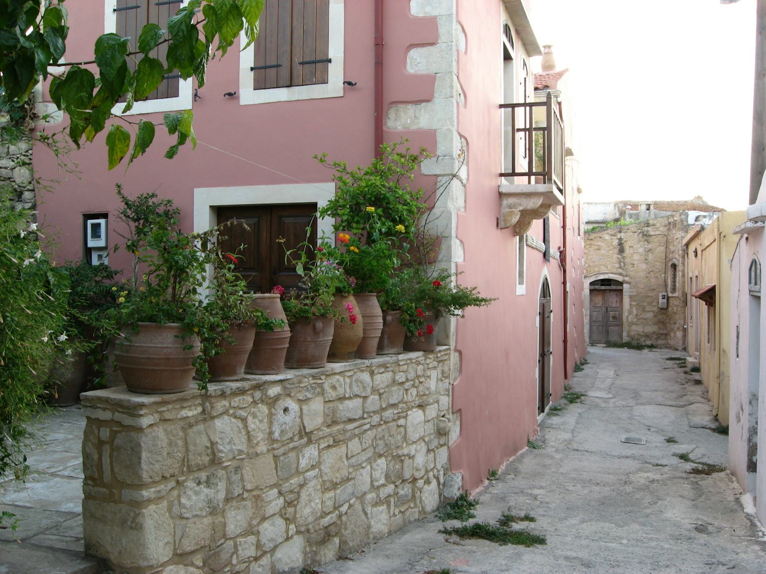 Two Days Immersed in Pottery Culture: Exploring Margarites in Rethymno