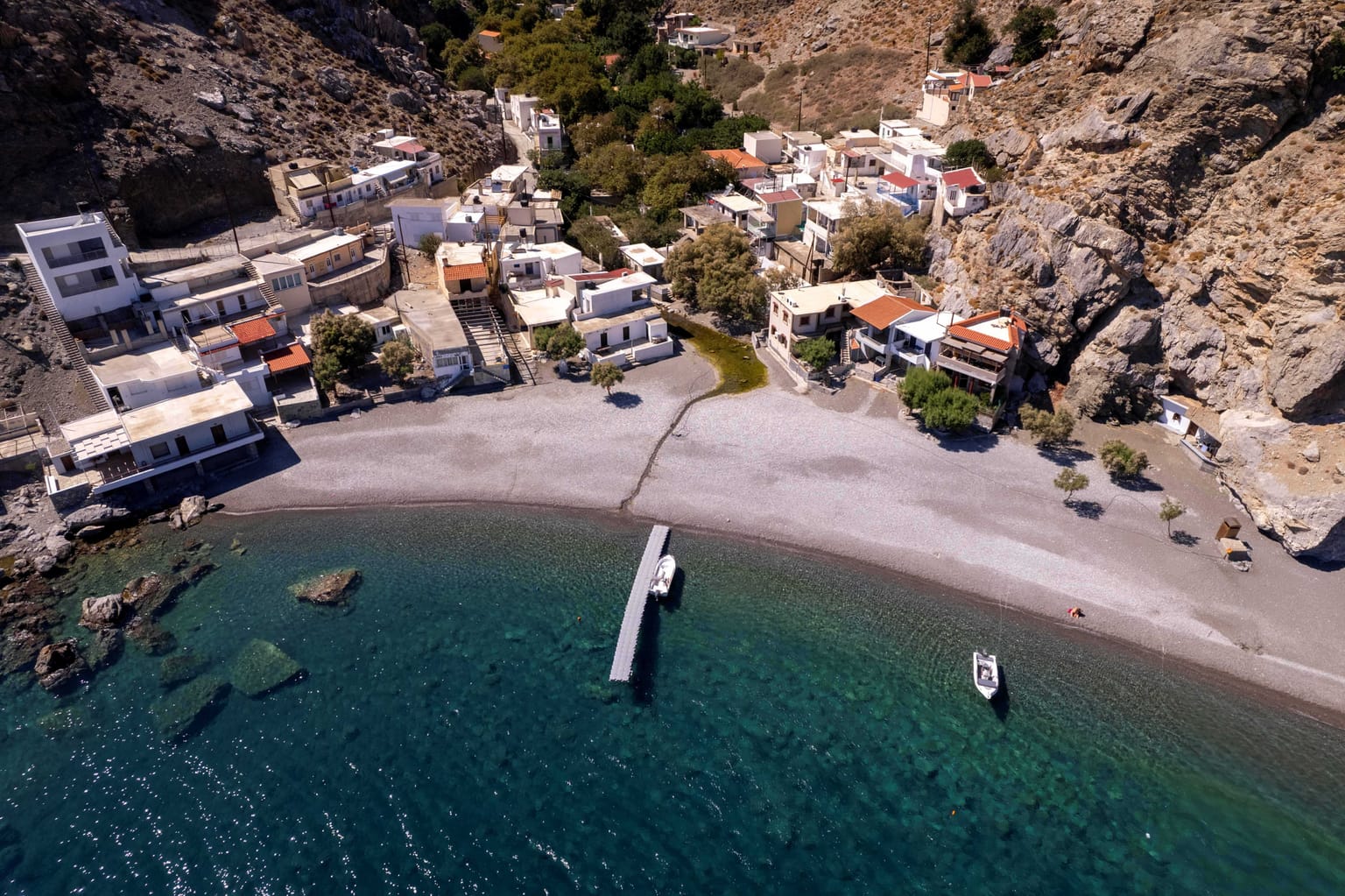 Τσούτσουρας: Πεζοπορία, βουτιές και διάσχιση φαραγγιού!