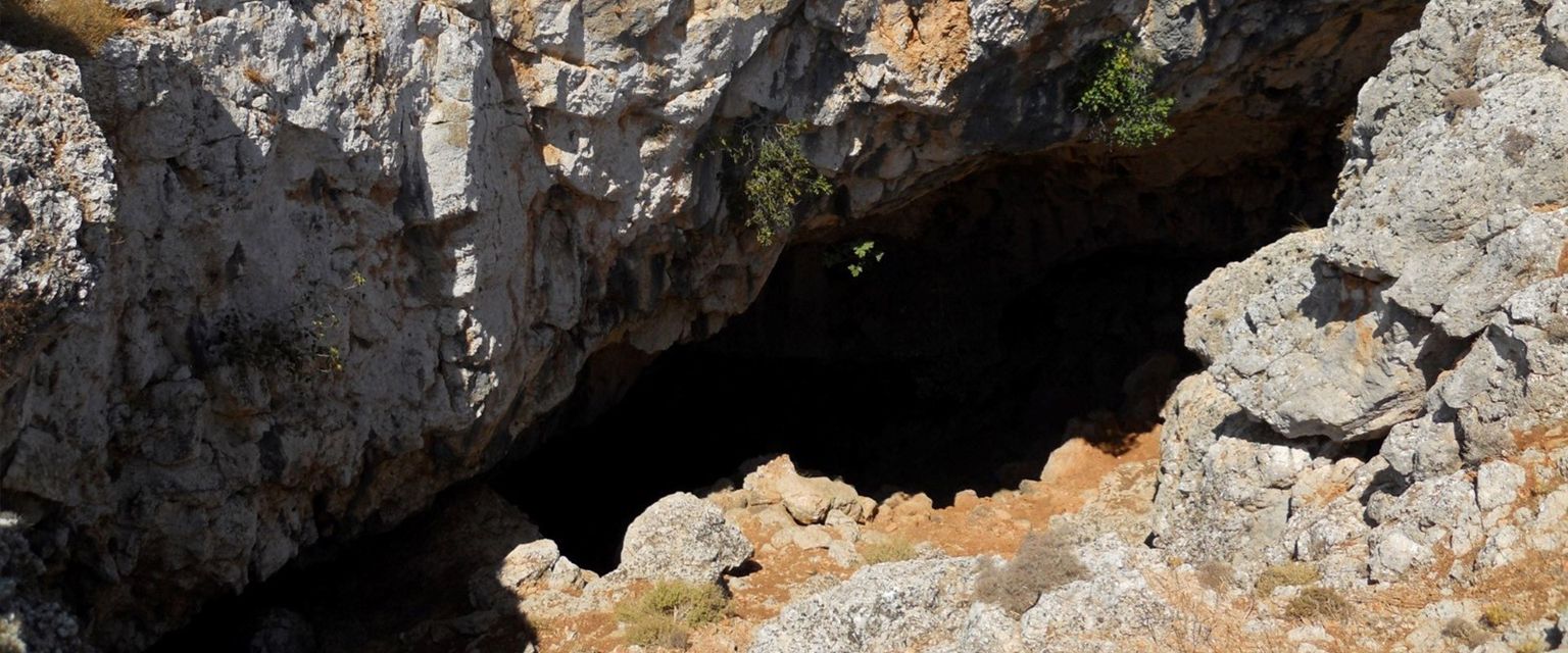 Kato Peristera Cave