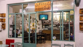 Kafeneio o Raftis: Famous for Its "Ofti" Potato!