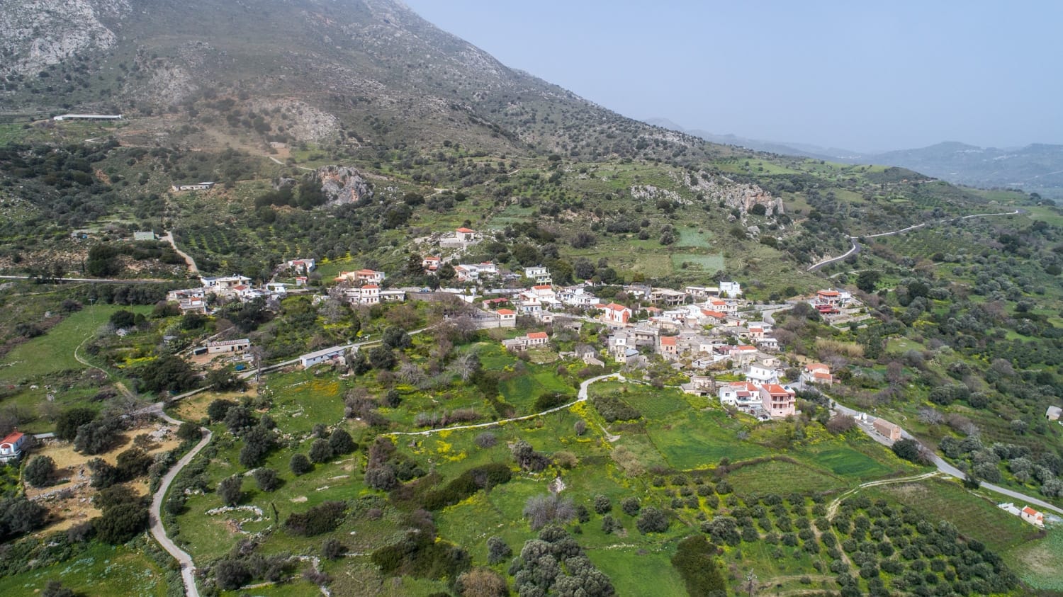 Lampiotes, Amari: A Beautiful Village with Traditional Architecture!