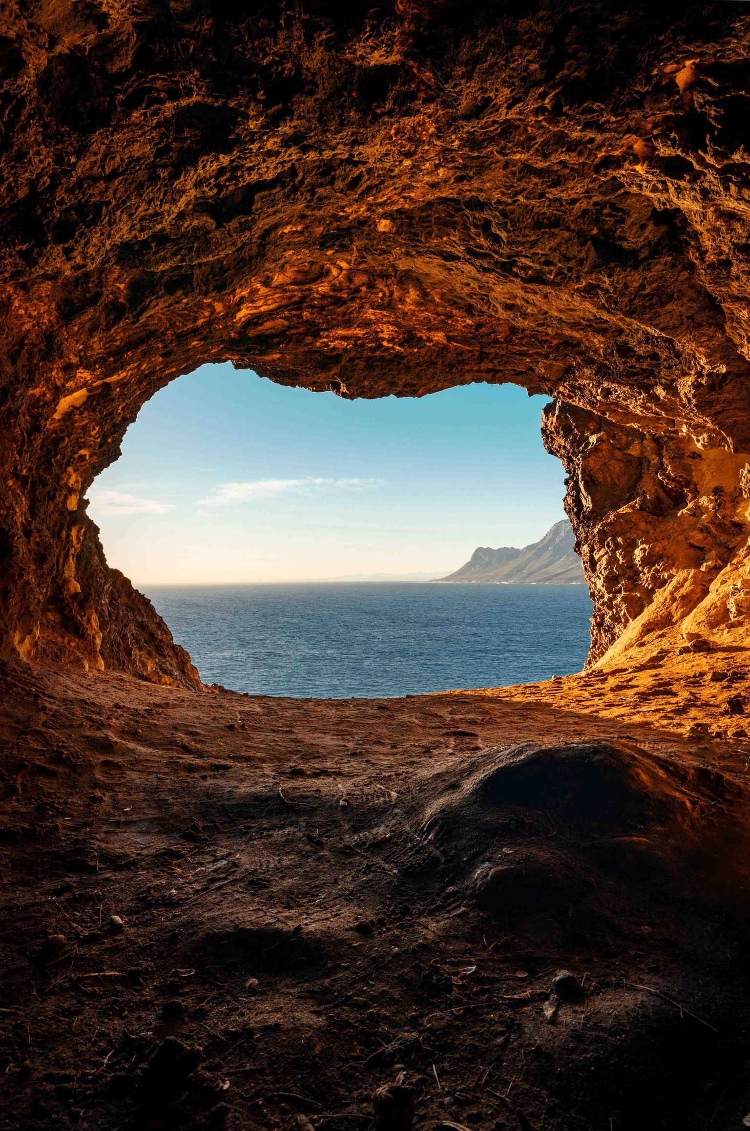 Pine (Peykon) Caves