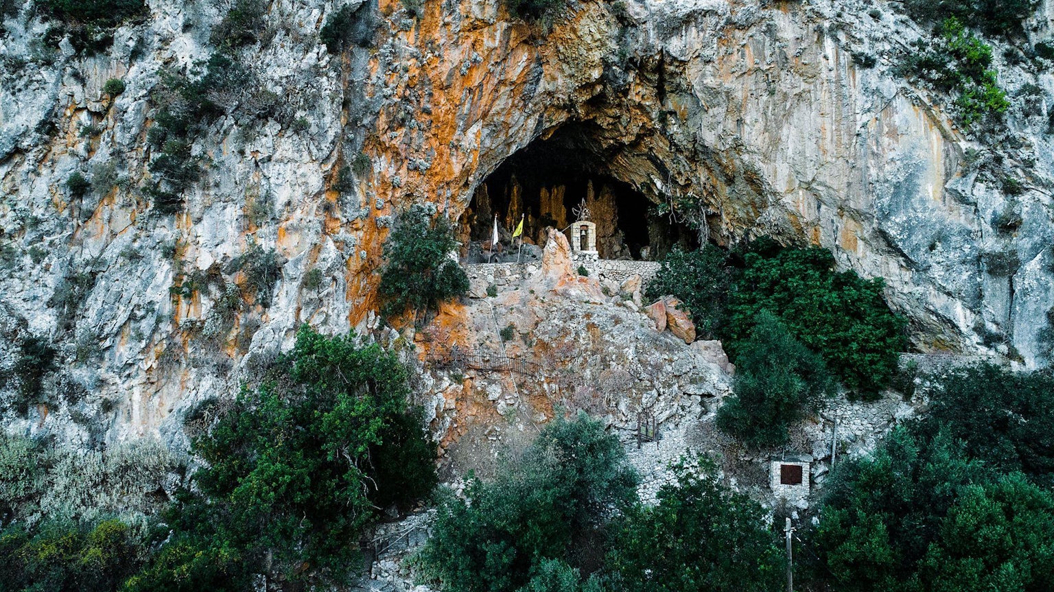 Το σπήλαιο της Αγίας Σοφίας