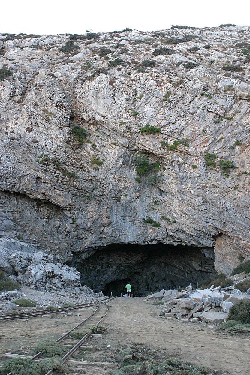 Ideon Cave