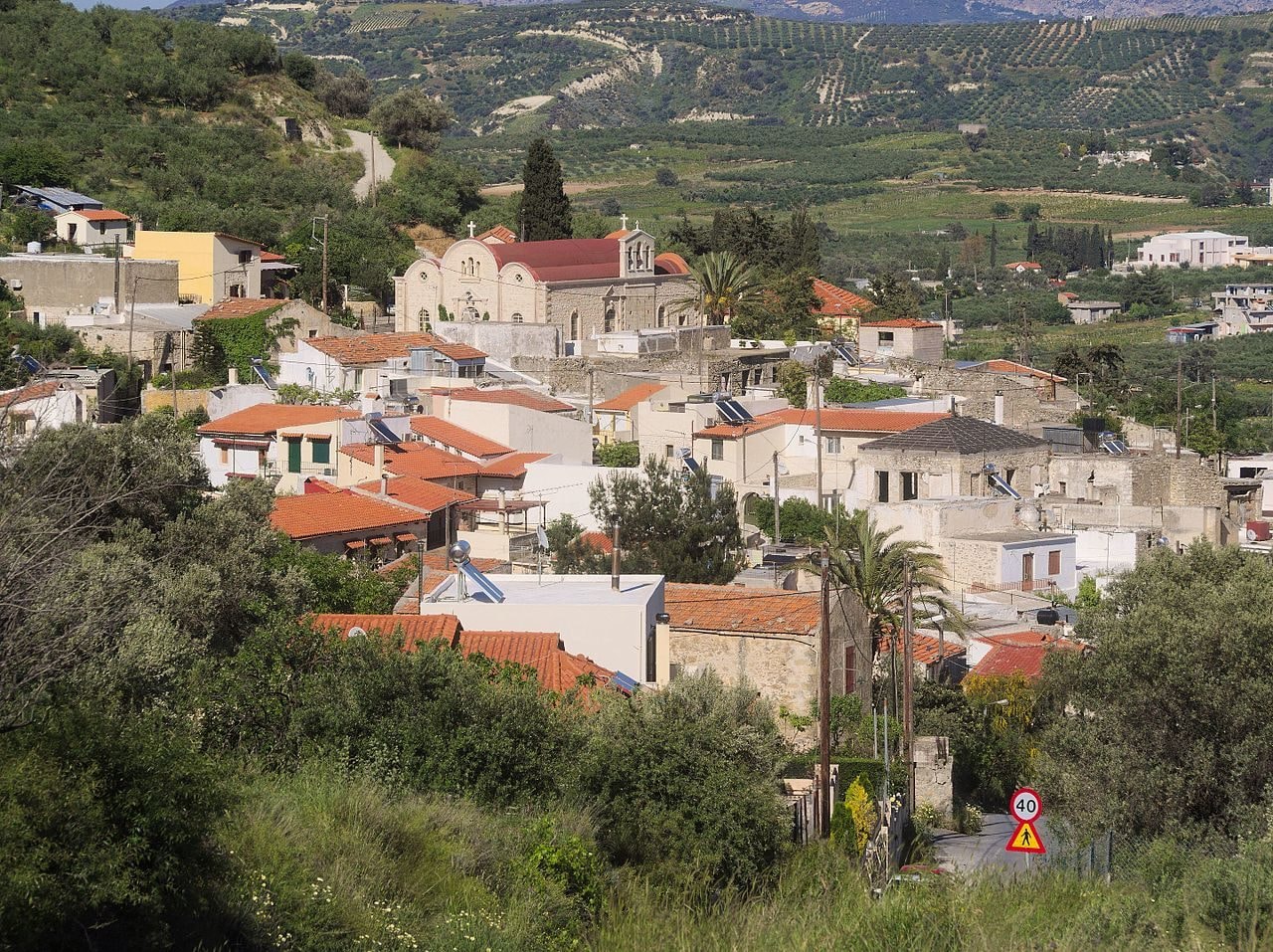 Κεράσια, το χωριό, όπου τα κεράσματα δίνουν και παίρνουν!