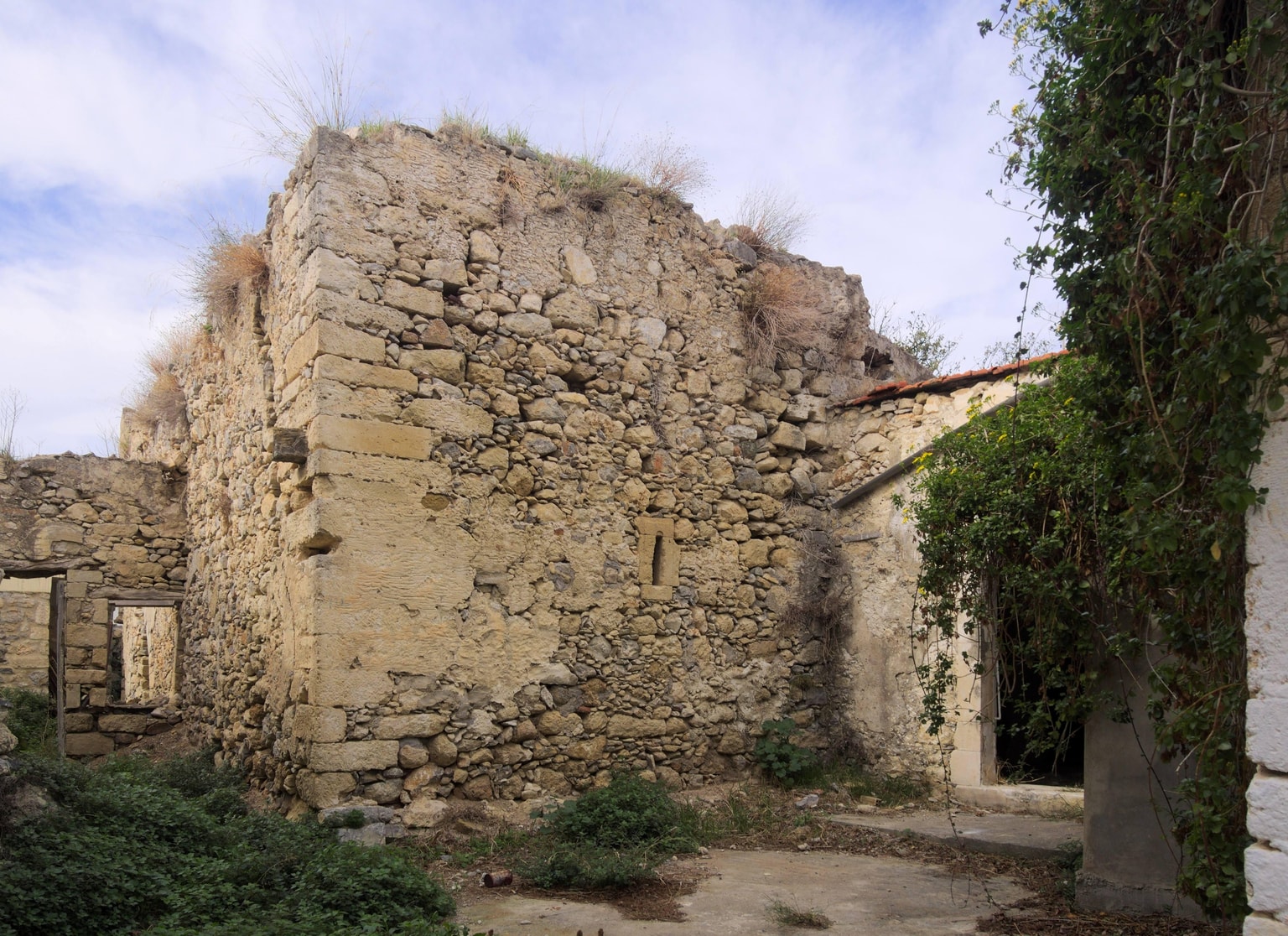 Foscolo Tower in Kenourio Chorio