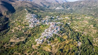 Exo Mouliana: Embrace Nature's Splendour at the Ideal Destination for Nature Lovers!