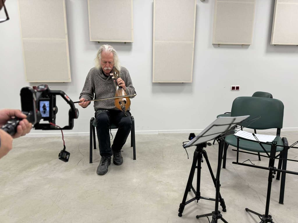 Podcast: Music as a Bridge Between Cultures – The Ross Daly Example